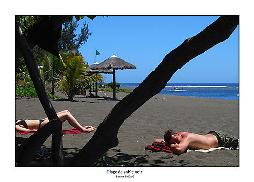 Plage de sable noir